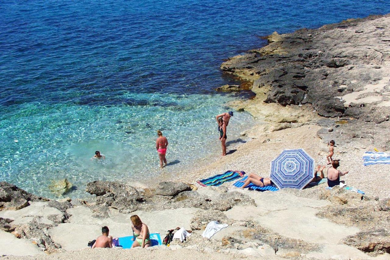 Apartments With A Parking Space Ivan Dolac, Hvar - 8797 ภายนอก รูปภาพ